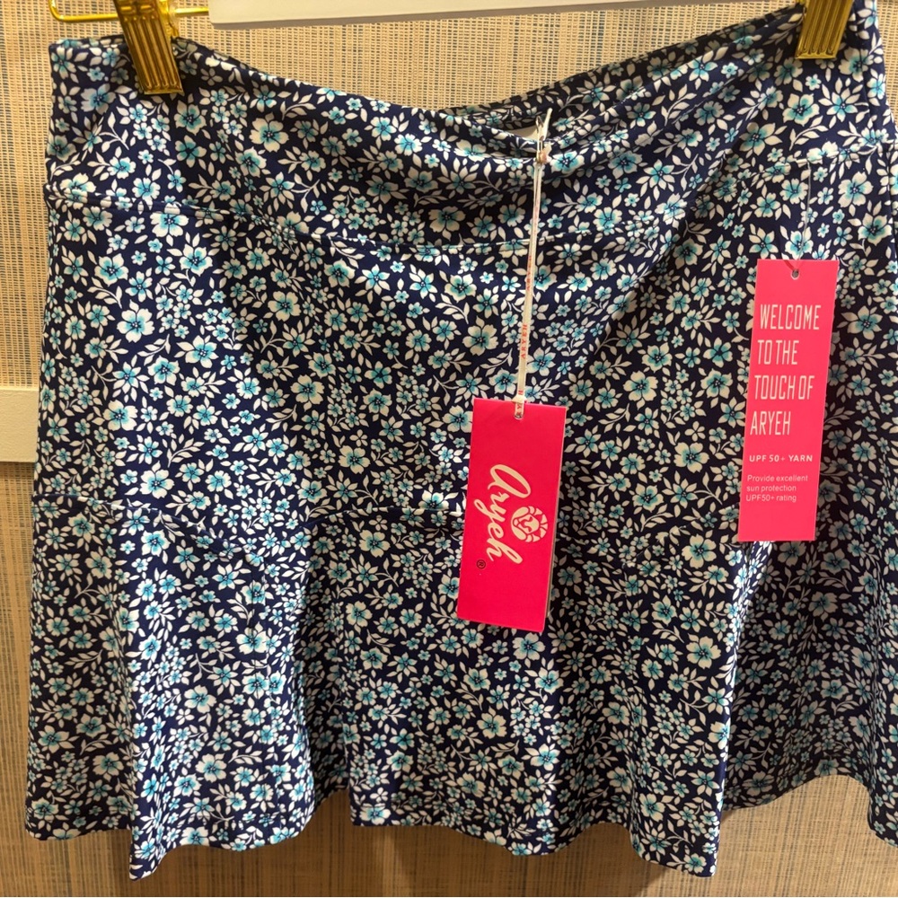 Aryeh Blue Floral Golf Skort sz XS new with tags! UPF50